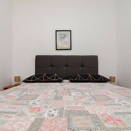 Apartments Biserka - 50 M From Beach Trogir Exteriér fotografie