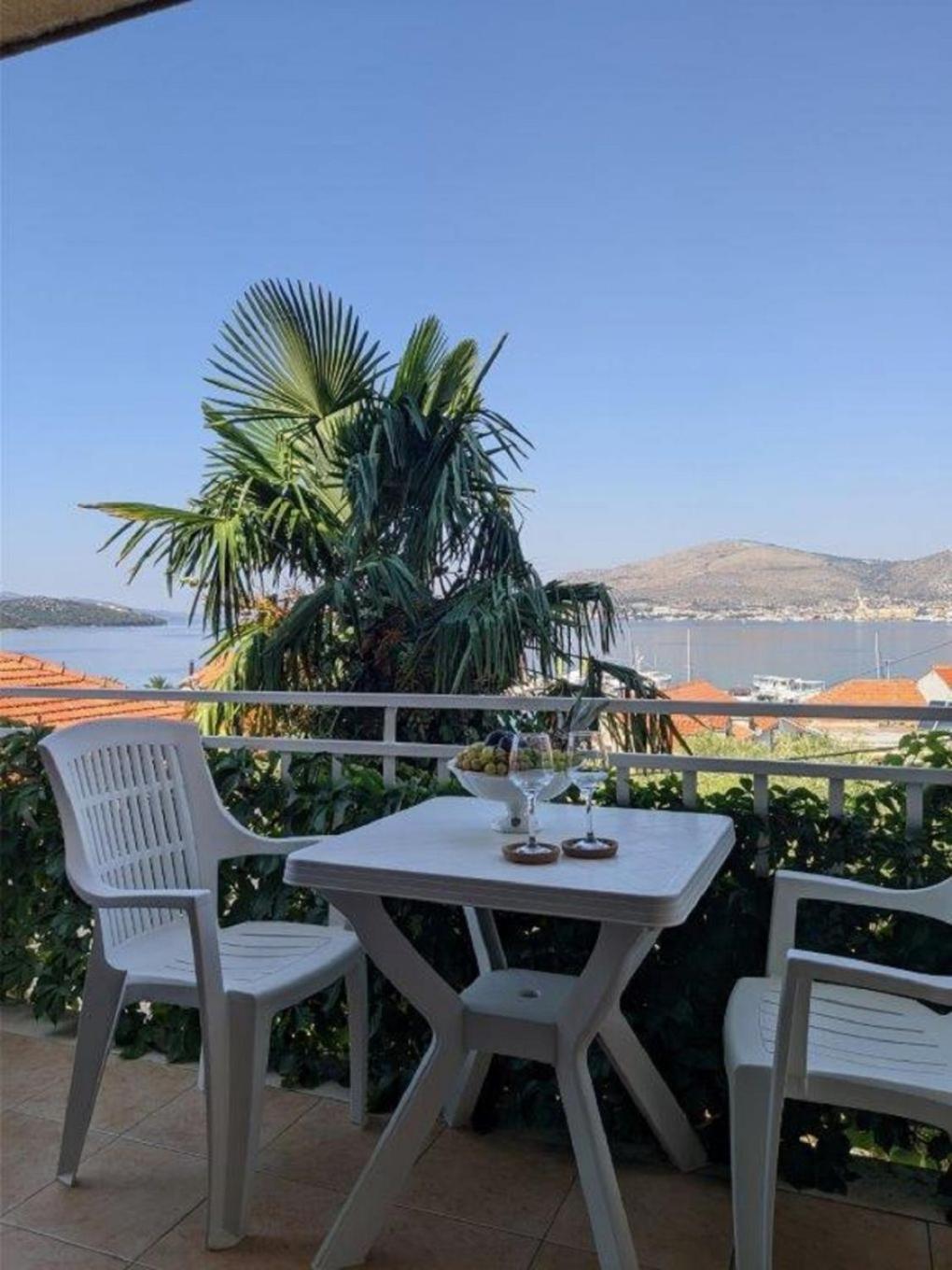 Apartments Biserka - 50 M From Beach Trogir Exteriér fotografie