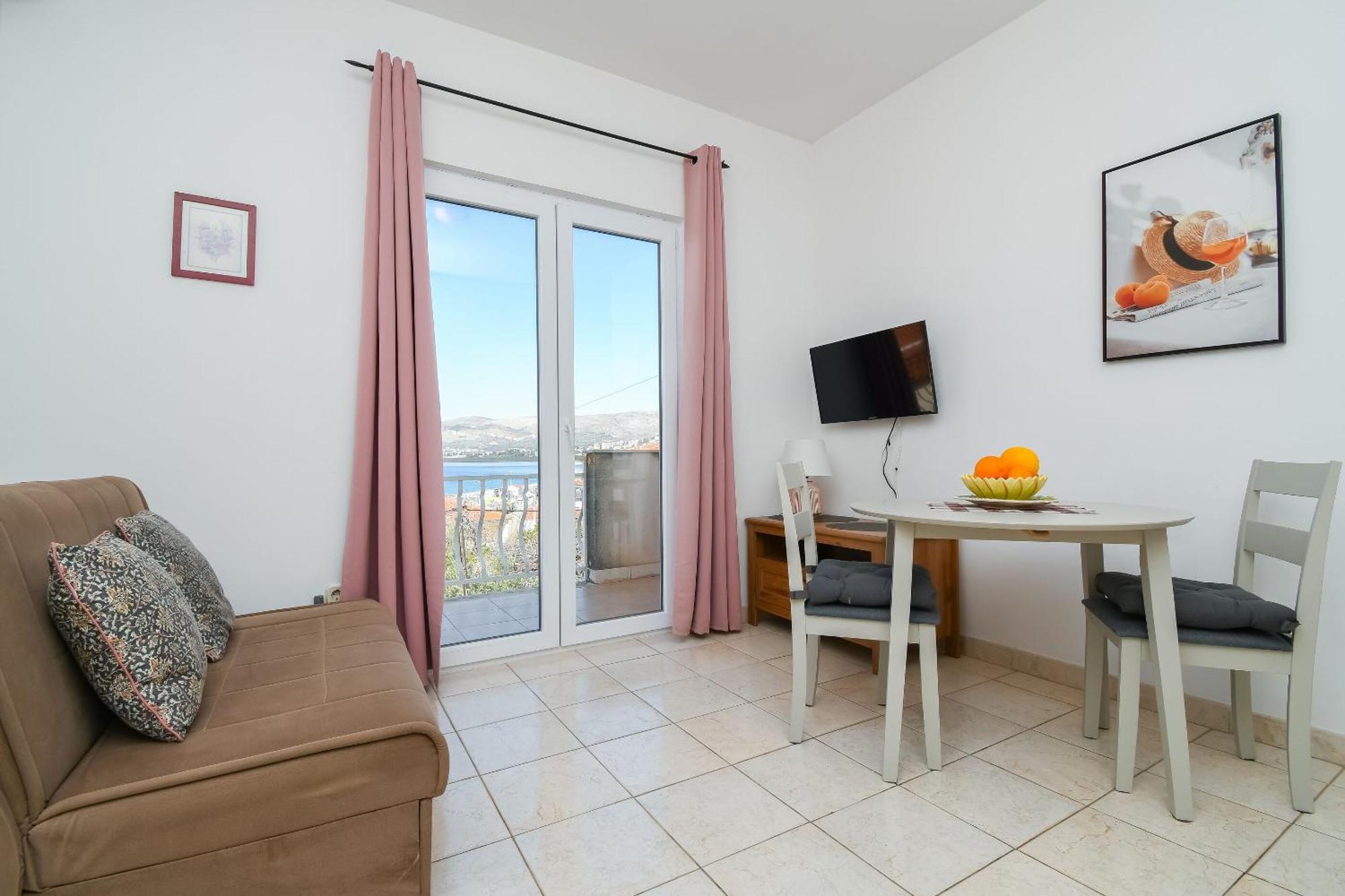 Apartments Biserka - 50 M From Beach Trogir Exteriér fotografie