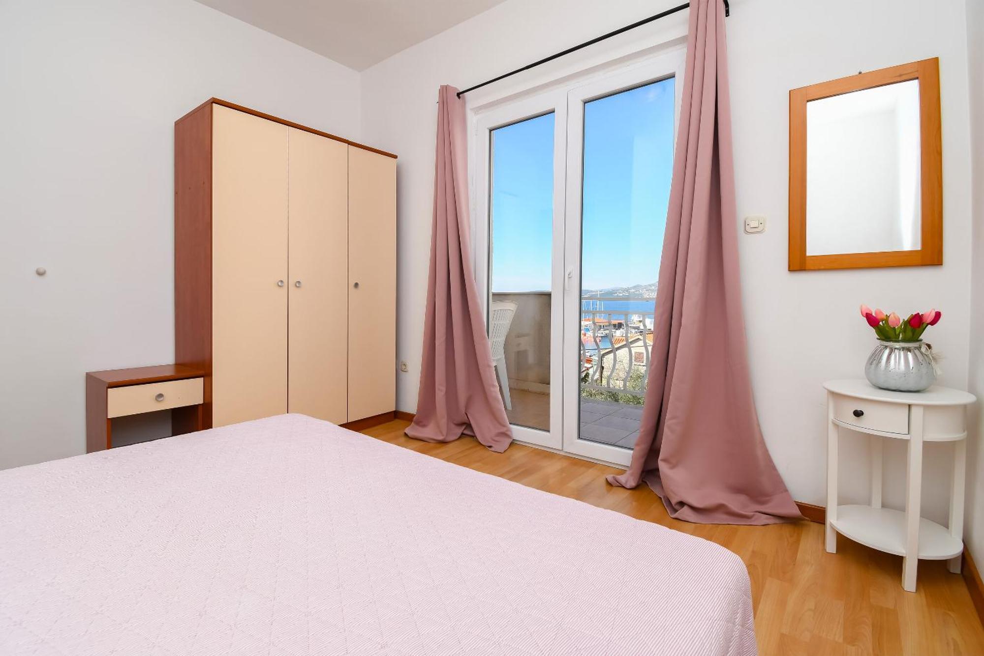 Apartments Biserka - 50 M From Beach Trogir Exteriér fotografie