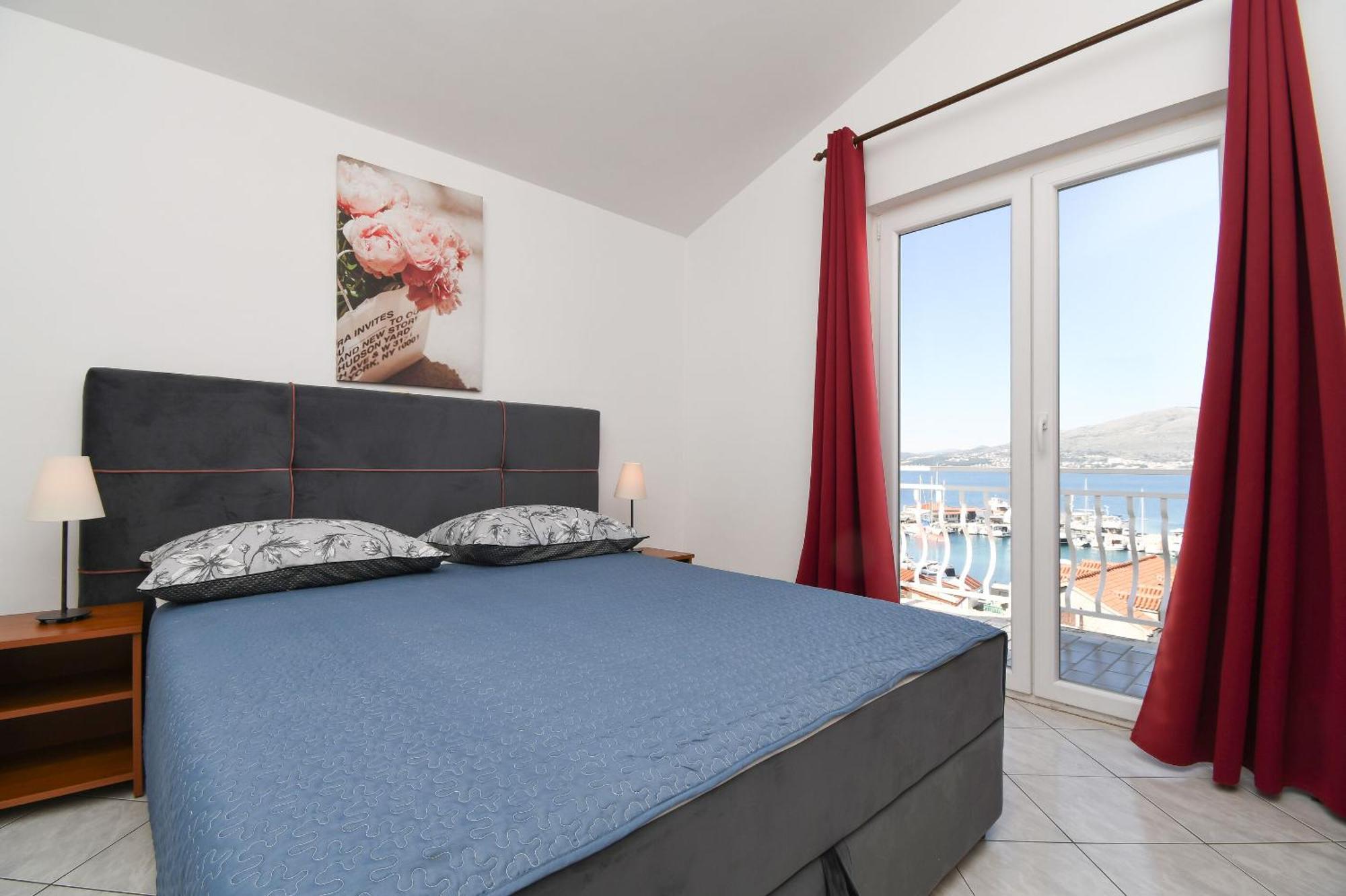 Apartments Biserka - 50 M From Beach Trogir Exteriér fotografie